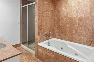 100 Cutter Mill Rd, Great Neck, NY 11021 - Photo 16