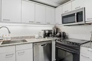 100 Cutter Mill Rd, Great Neck, NY 11021 - Photo 12