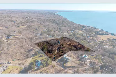 32 Old Canoe Place Road, Hampton Bays, NY 11946 - Photo 2