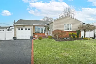 18 Vassar Lane, Hicksville, NY 11801 - Photo 1