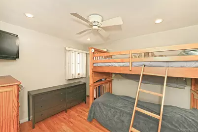 18 Vassar Lane, Hicksville, NY 11801 - Photo 18