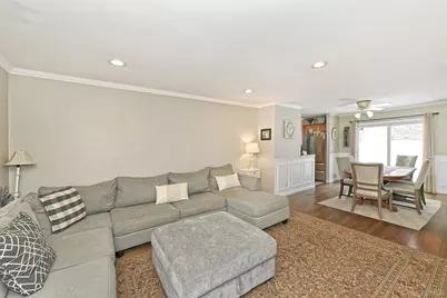 18 Vassar Lane, Hicksville, NY 11801 - Photo 8