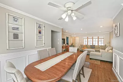 18 Vassar Lane, Hicksville, NY 11801 - Photo 12