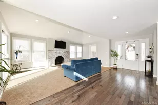 3 Berry Hill Ln, Bethpage, NY 11714 - Photo 4