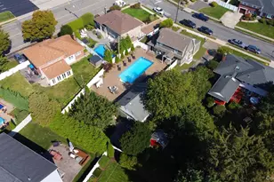 3 Berry Hill Ln, Bethpage, NY 11714 - Photo 46