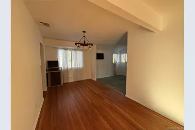 9 Hayrick Lane, Commack, NY 11725 - Photo 4