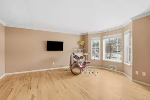 1010 Pine View, New Windsor, NY 12553 - Photo 6