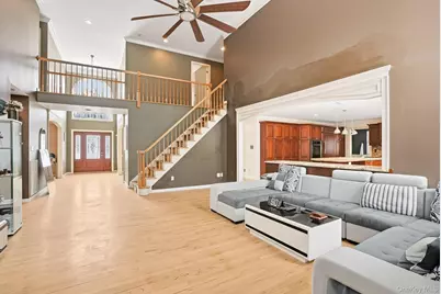 1010 Pine View, New Windsor, NY 12553 - Photo 8