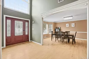 1010 Pine View, New Windsor, NY 12553 - Photo 4