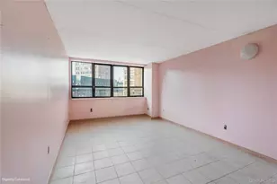300 Cathedral Pkwy, New York, NY 10026 - Photo 4