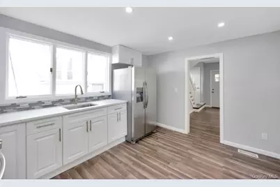 178 N Ocean Avenue, Patchogue, NY 11772 - Photo 12