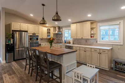 167 8th Avenue, Holtsville, NY 11742 - Photo 6