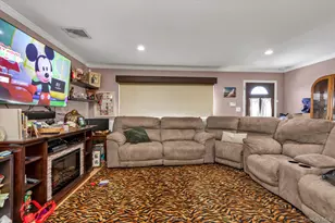 16 Layton St, Freeport, NY 11520 - Photo 4