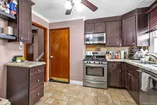 16 Layton St, Freeport, NY 11520 - Photo 8