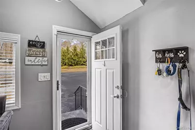 95 Sound Beach Boulevard, Sound Beach, NY 11789 - Photo 10