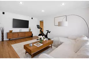 46 Terrace Cir, Great Neck, NY 11021 - Photo 2