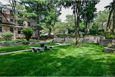 46 Terrace Circle #1B, Great Neck, NY 11021 - Photo 14