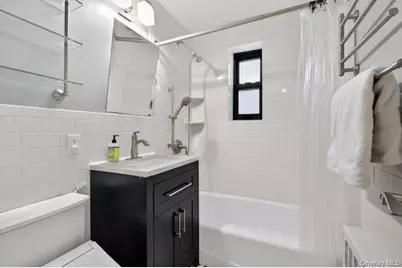 46 Terrace Circle #1B, Great Neck, NY 11021 - Photo 8