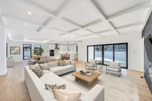 45 Ramble Ln, Levittown, NY 11756 - Photo 8