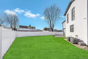 45 Ramble Ln, Levittown, NY 11756 - Photo 44