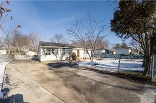 9 Patton St, Brentwood, NY 11717 - Photo 2