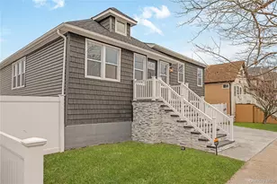 1043 Delaware Ave, Island Park, NY 11558 - Photo 2