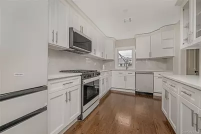 1043 Delaware Avenue, Island Park, NY 11558 - Photo 6