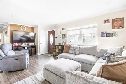 9 Golf Course Road, Bellport, NY 11713 - Photo 4