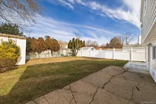 55 Bogart St, Huntington Station, NY 11746 - Photo 22