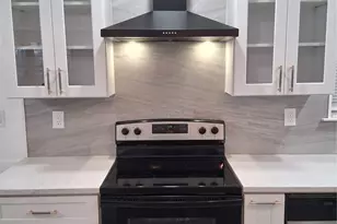 917 Sipp Ave, Patchogue, NY 11772 - Photo 16