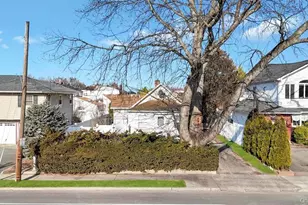 31 Cherry Ave, Bethpage, NY 11714 - Photo 2