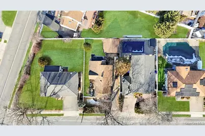 31 Cherry Avenue, Bethpage, NY 11714 - Photo 4