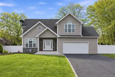 4 Macintosh Lane, Selden, NY 11784 - Photo 1