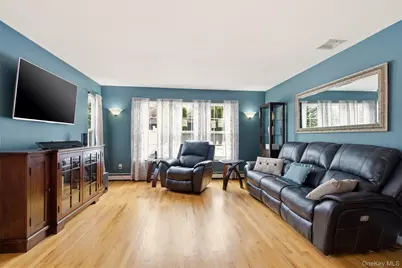 4 Macintosh Lane, Selden, NY 11784 - Photo 8