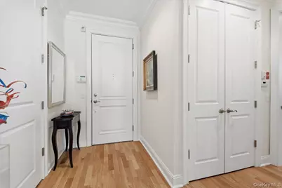 1 Christie Place #207 E, Scarsdale, NY 10583 - Photo 2