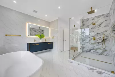 49 Anvil Lane, Levittown, NY 11756 - Photo 32