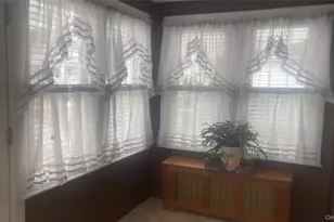 22 Eton St, Valley Stream, NY 11581 - Photo 10