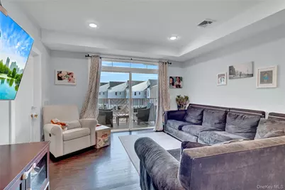 622 Marina Pointe Drive #622, East Rockaway, NY 11518 - Photo 4