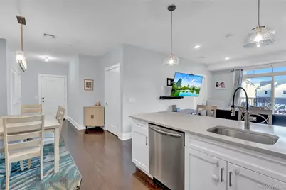 622 Marina Pointe Drive #622, East Rockaway, NY 11518 - Photo 14