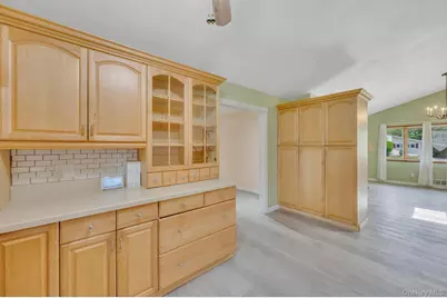 10 Laurie Road, Brentwood, NY 11717 - Photo 10