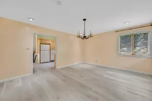 10 Laurie Rd, Brentwood, NY 11717 - Photo 12