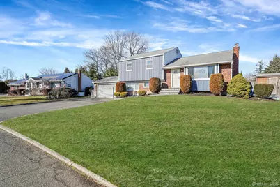 7 Marlowe Place, Greenlawn, NY 11740 - Photo 2