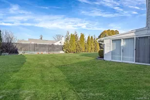 7 Marlowe Pl, Greenlawn, NY 11740 - Photo 4