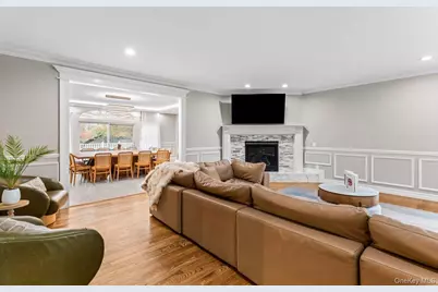 717 W Montauk Highway, Bay Shore, NY 11706 - Photo 8