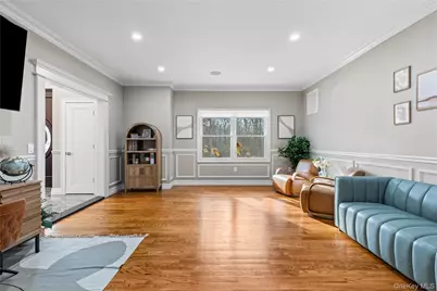 717 W Montauk Highway, Bay Shore, NY 11706 - Photo 18