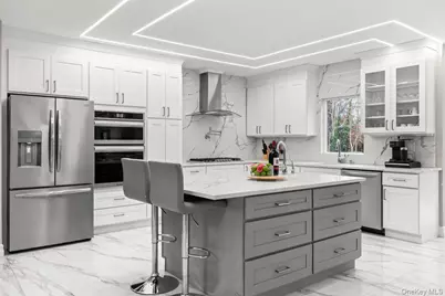 717 W Montauk Highway, Bay Shore, NY 11706 - Photo 14