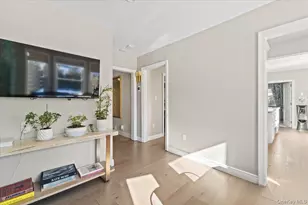 25 Pond Park Rd, Great Neck, NY 11023 - Photo 22