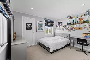 25 Pond Park Rd, Great Neck, NY 11023 - Photo 30