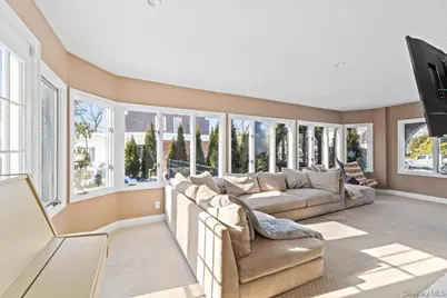 25 Pond Park Road, Great Neck, NY 11023 - Photo 12