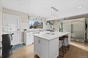 25 Pond Park Rd, Great Neck, NY 11023 - Photo 18